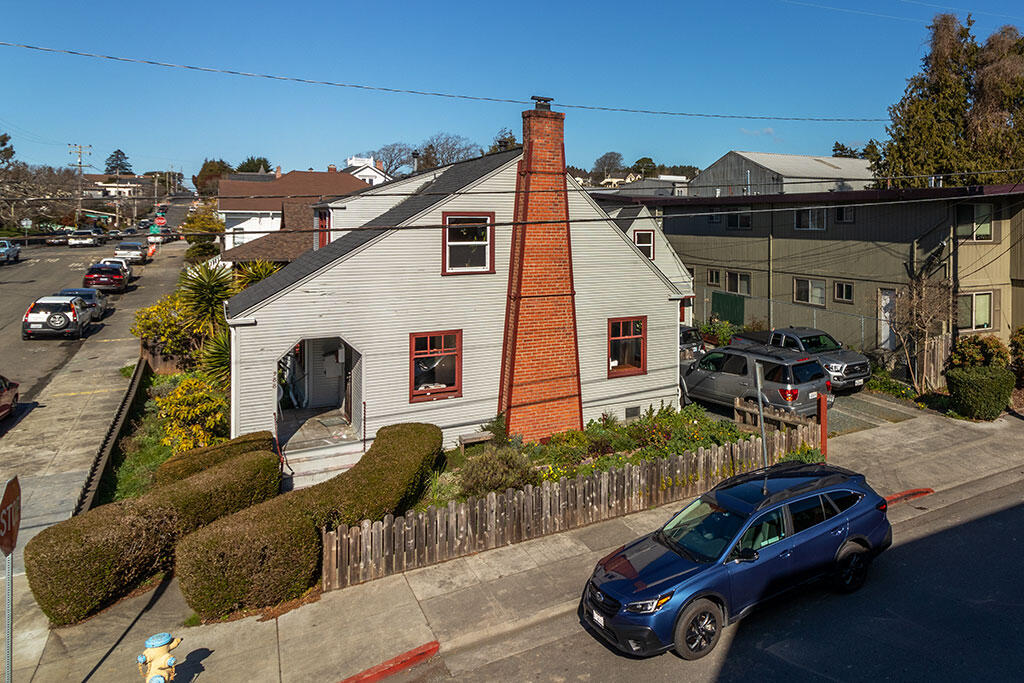988 9th Street Arcata, CA 95521 - Photo 7 of 27 07