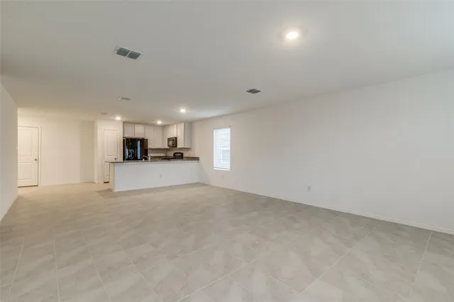 $1,849 | 609 Vicksburg Drive, Ennis, TX 75119