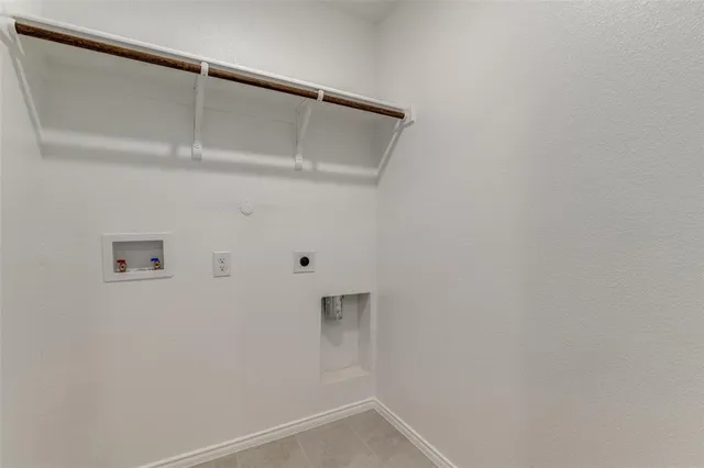 $1,849 | 609 Vicksburg Drive, Ennis, TX 75119