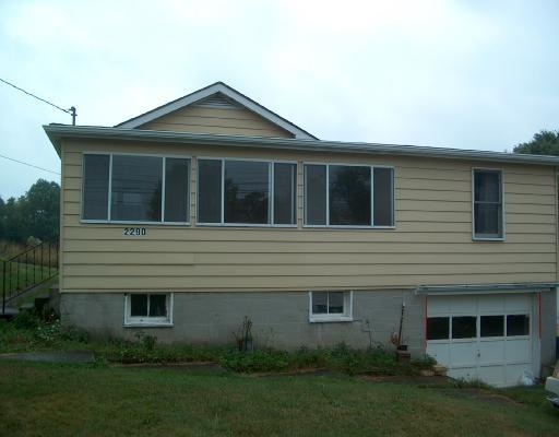 2290 Hookstown Grade Road Clinton, PA 15026 - Photo 2 of 8 Exterior Front.