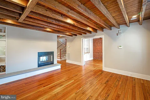 $7,995 | 325 D Street Southeast, Washington, DC 20003