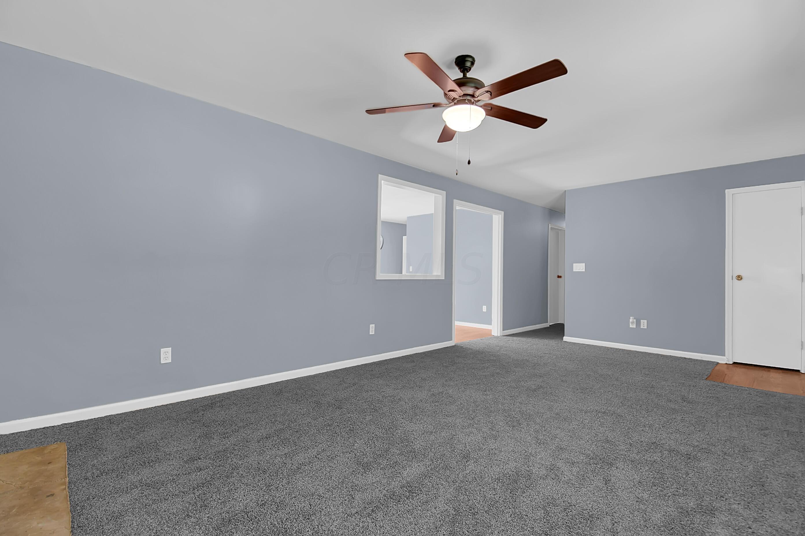 9931 Catt Road Newark, OH 43055 - Photo 12 of 46 Living room