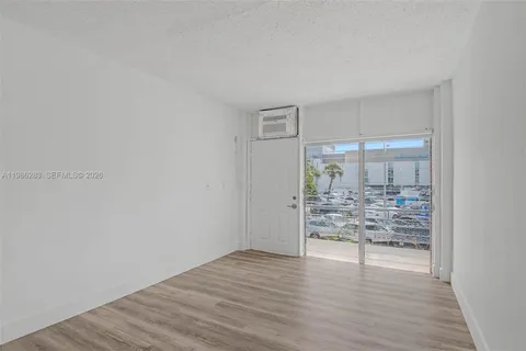 $1,600 | 1685 Jefferson Avenue, Unit 15, Miami Beach, FL 33139