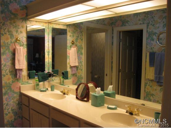 117 Running Fox Road Sapphire, NC 28774 - Photo 16 of 24 Gallery Image 16