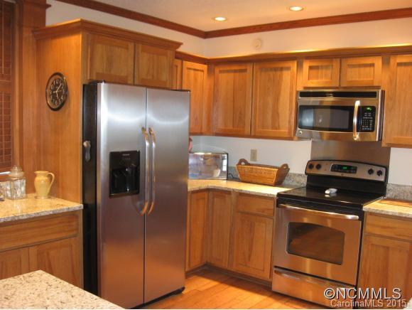 117 Running Fox Road Sapphire, NC 28774 - Photo 9 of 24 Gallery Image 9