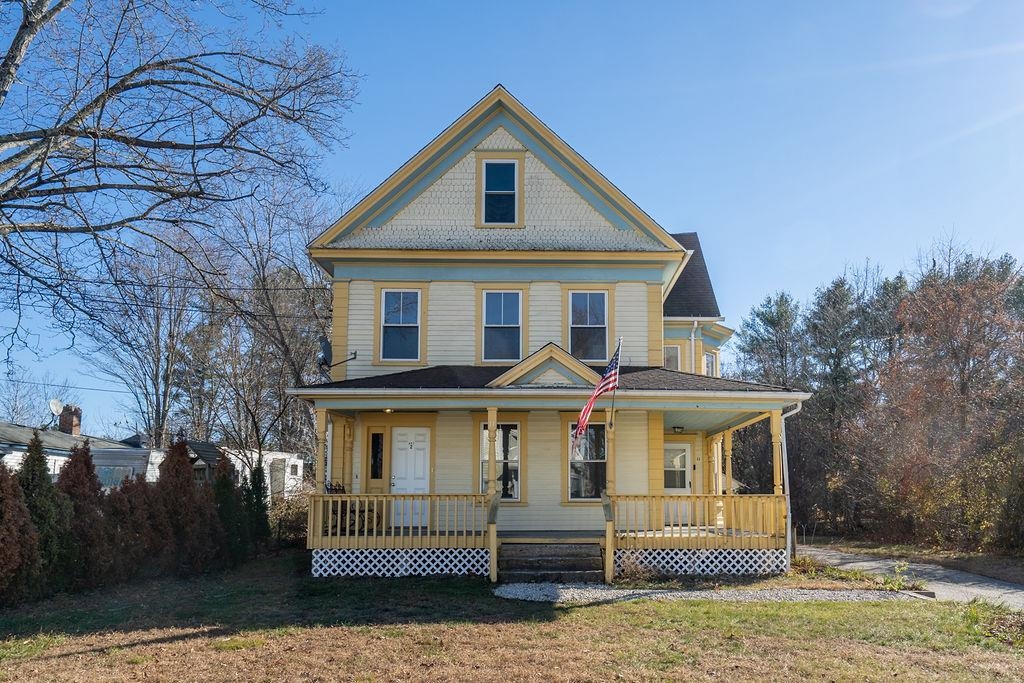 11 Green Street Rochester, NH 03868 - Photo 1 of 49