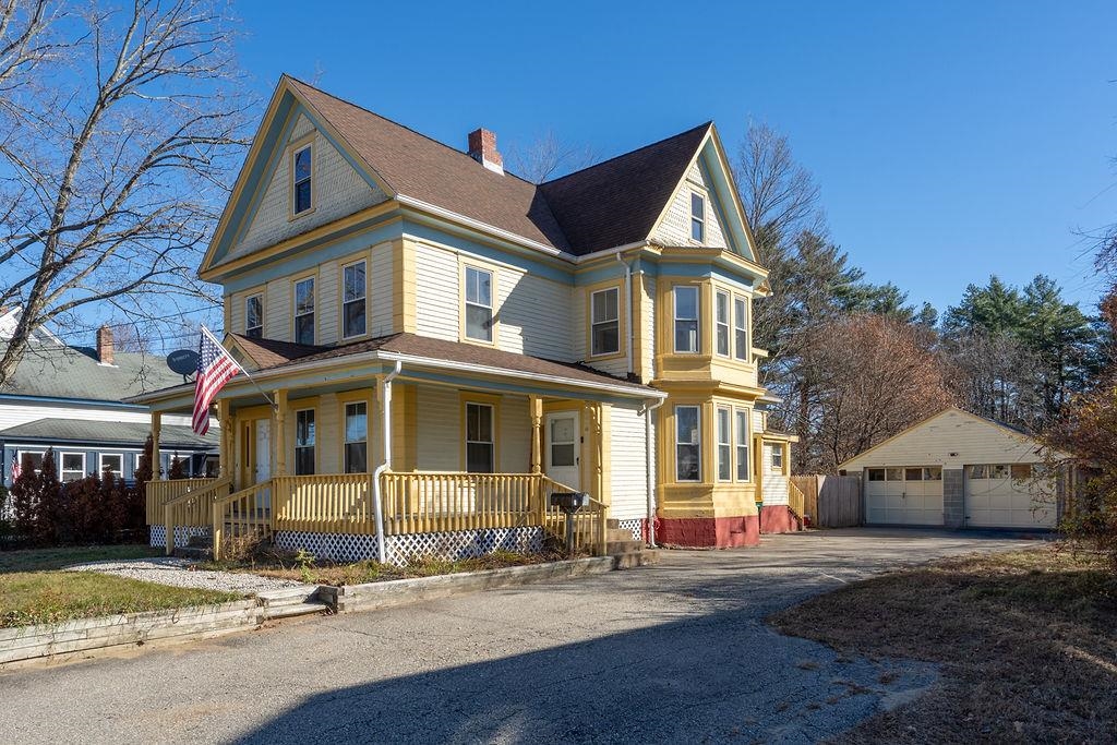 11 Green Street Rochester, NH 03868 - Photo 2 of 49