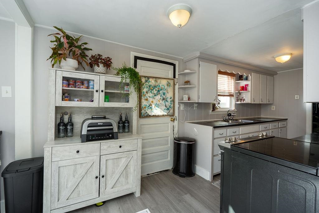 11 Green Street Rochester, NH 03868 - Photo 3 of 49