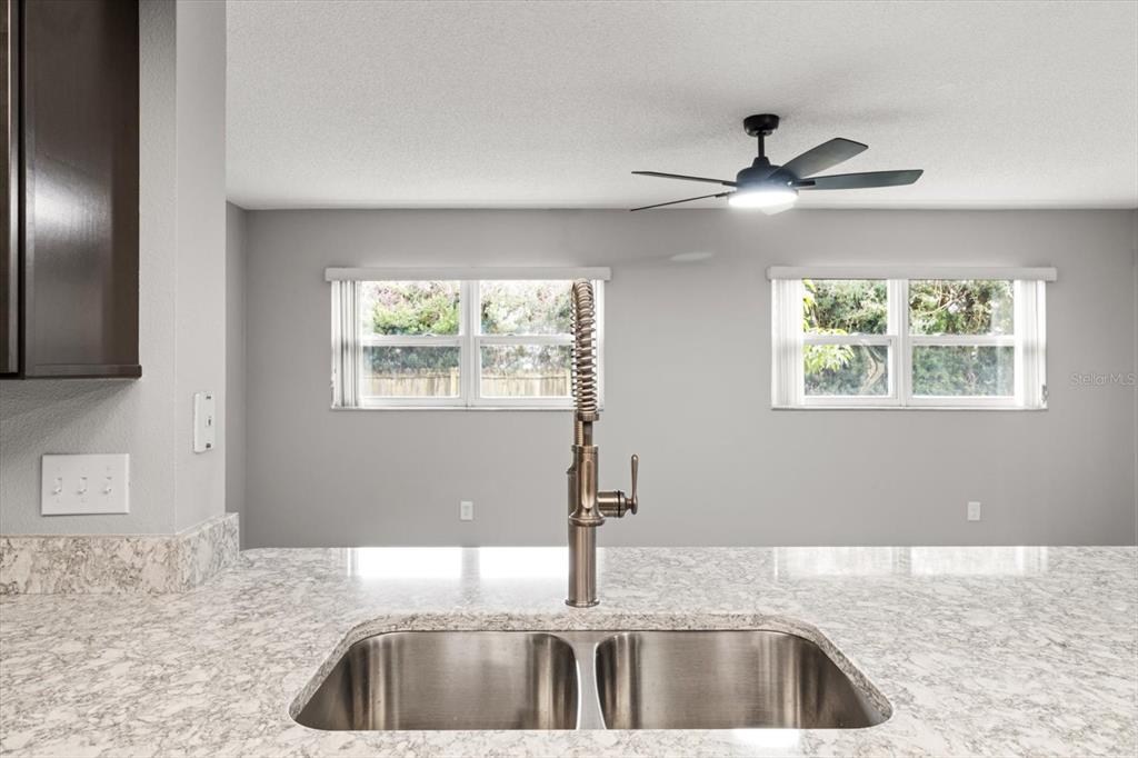 512 Southeast Paradise Point Road Crystal River, FL 34429 - Photo 33 of 63