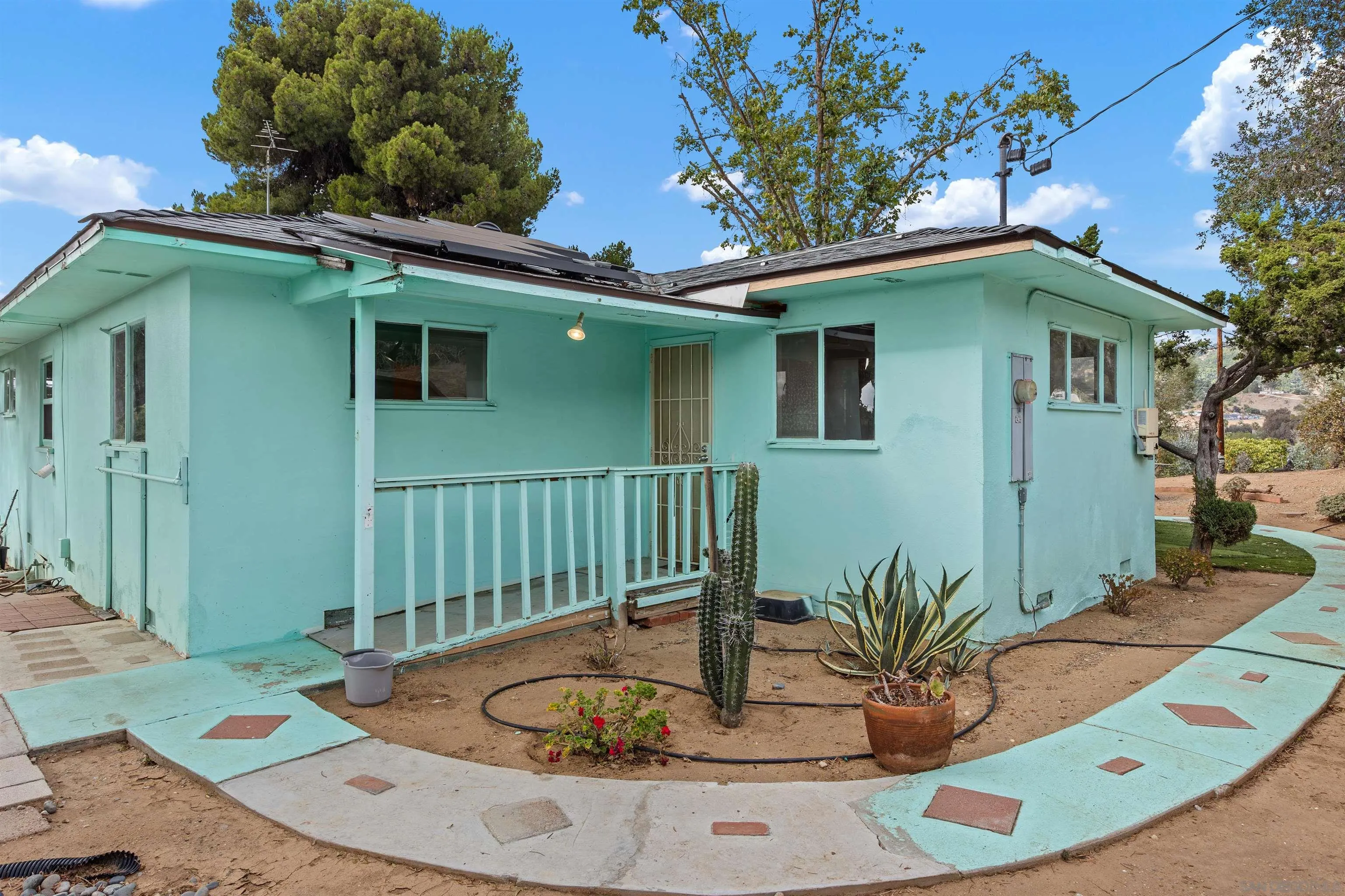 2439 Patterson Road Escondido, CA 92027 - Photo 6 of 36