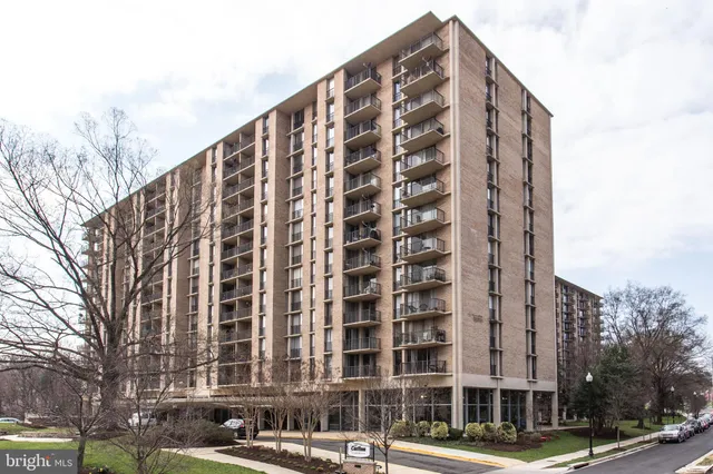 $229,500 | 4600 South Four Mile Run Drive, Unit 226, Arlington, VA 22204