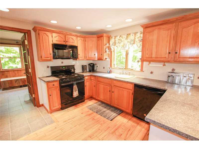 24 Old Orchard Road Gorham, ME 04038 - Photo 7 of 32 Kitchen.