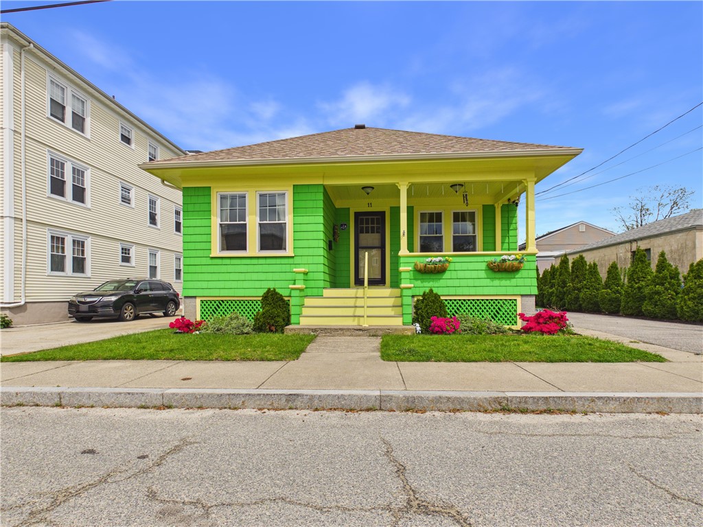 11 Hall Avenue Warren, RI 02885 - Photo 1 of 24