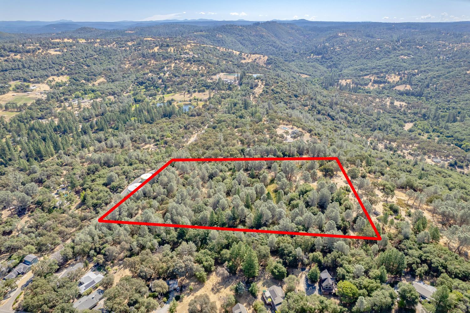 14331 Beitler Road Nevada City, CA 95959 - Photo 29 of 36 a view of a yard and mountain