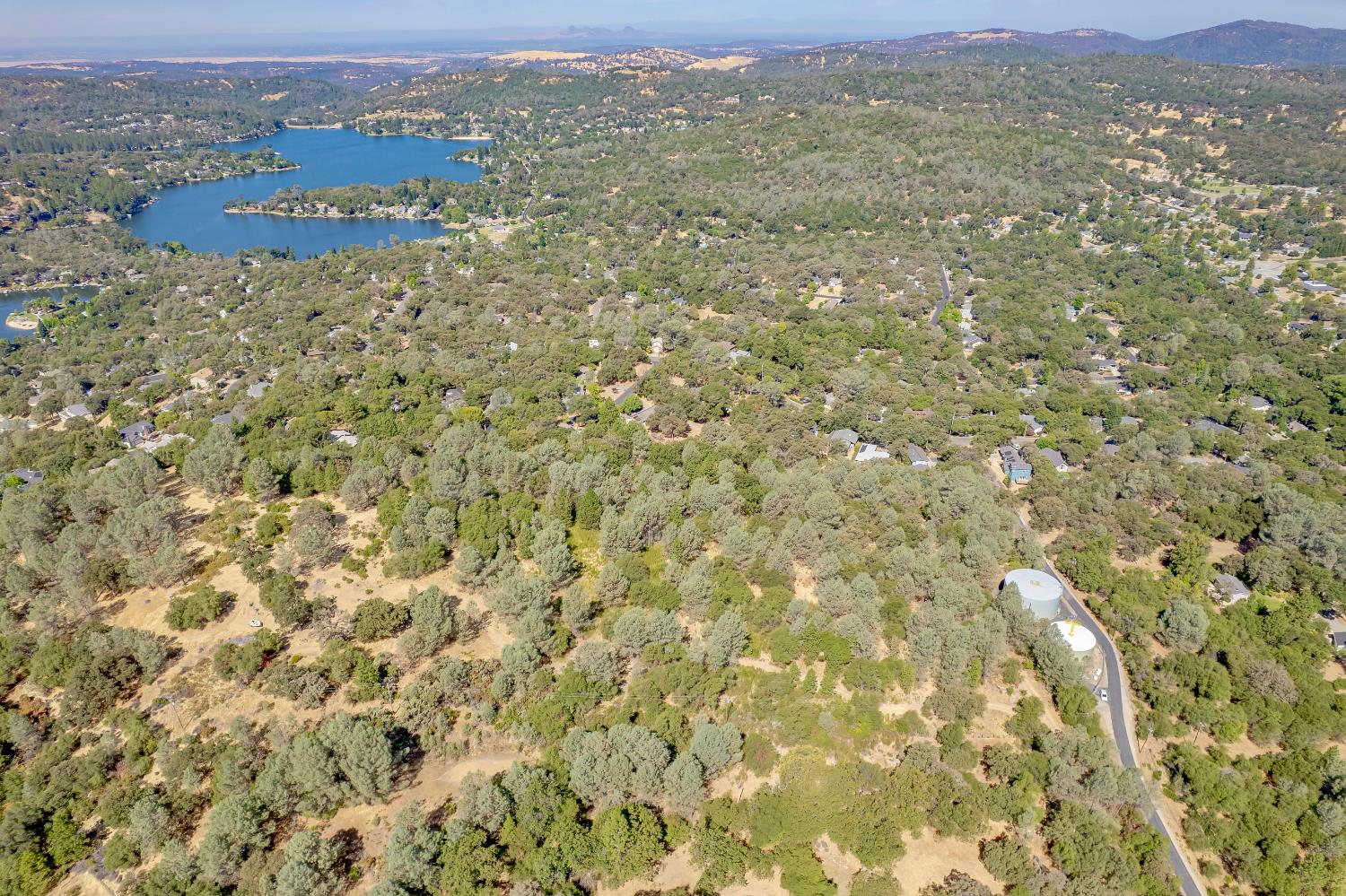 14331 Beitler Road Nevada City, CA 95959 - Photo 35 of 36 a view of a city with mountain in the background
