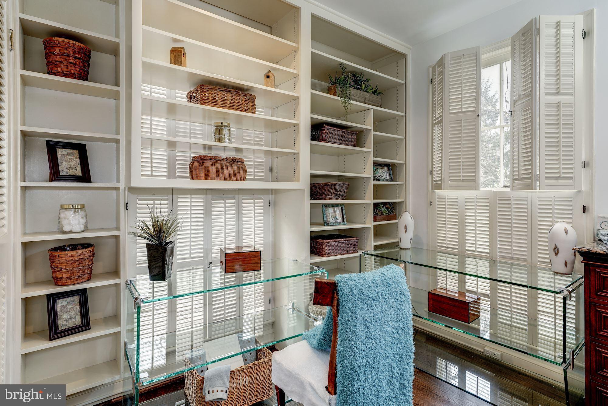 4635 Ashby Street Northwest Washington, DC 20007 - Photo 24 of 42 First Upper Level - "His/Her" Bath #2