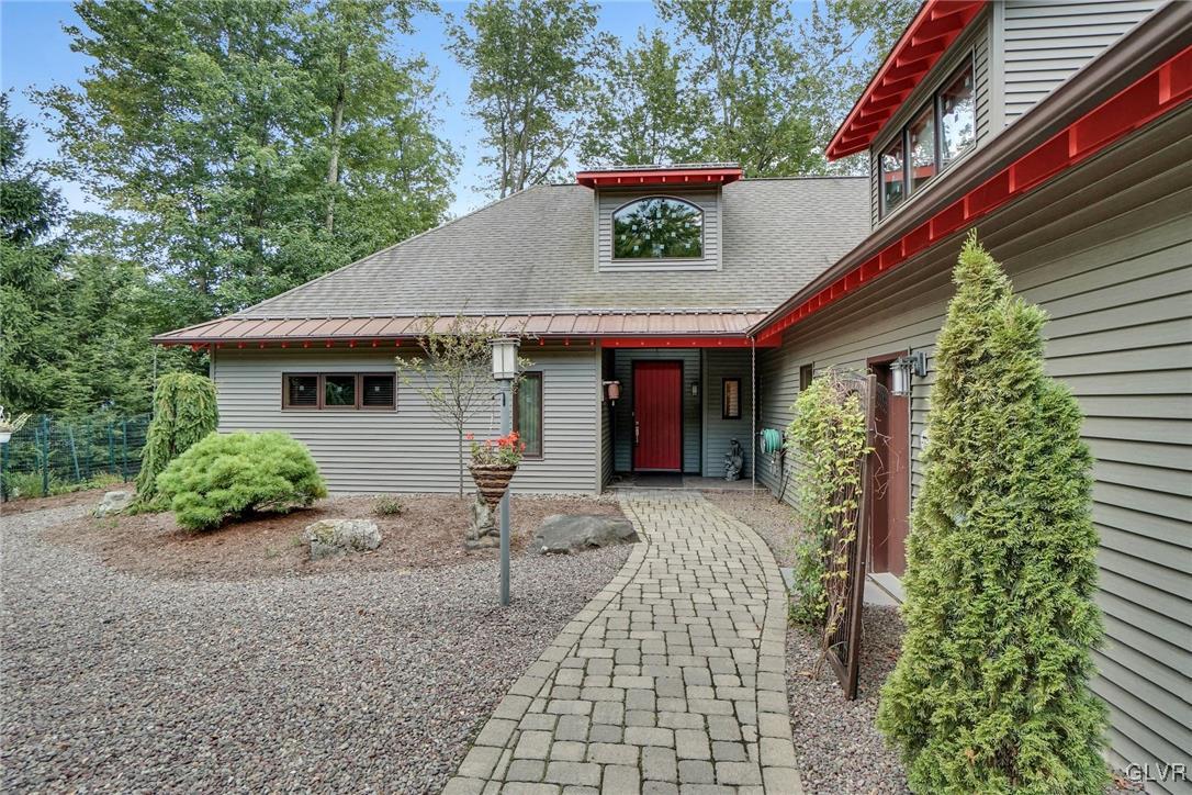162 Lake In The Clouds Road Canadensis, PA 18325 - Photo 2 of 50 Gallery Image 2