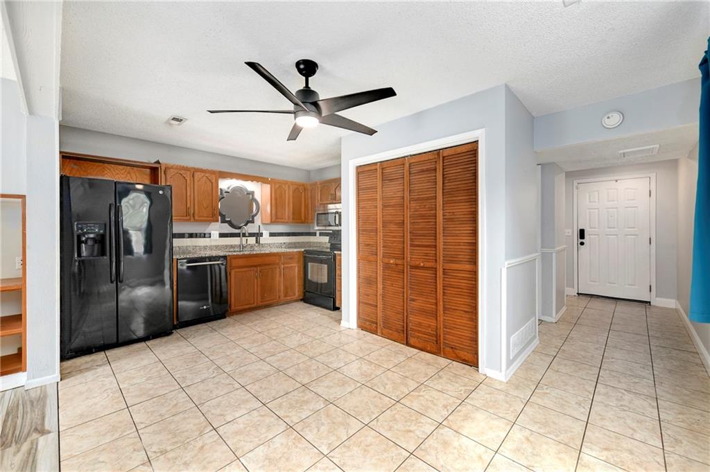 230 Southwest Pinetree Lane Lee's Summit, MO 64063 - Photo 6 of 31