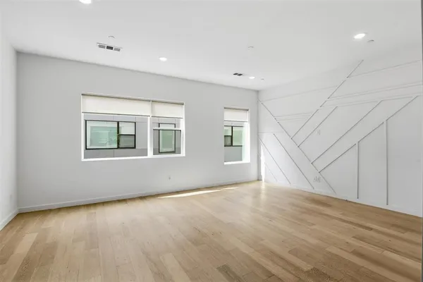 $399,900 | 427 West 10th Street, Unit 803, Dallas, TX 75208