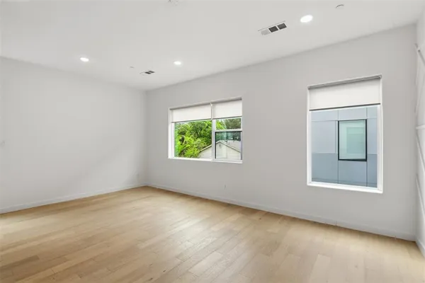 $399,900 | 427 West 10th Street, Unit 803, Dallas, TX 75208