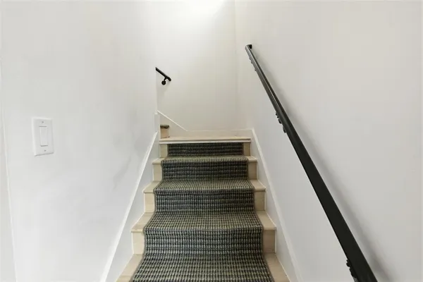 $399,900 | 427 West 10th Street, Unit 803, Dallas, TX 75208