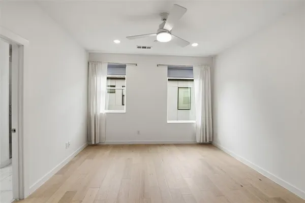 $399,900 | 427 West 10th Street, Unit 803, Dallas, TX 75208