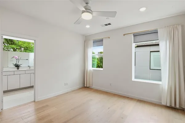 $399,900 | 427 West 10th Street, Unit 803, Dallas, TX 75208