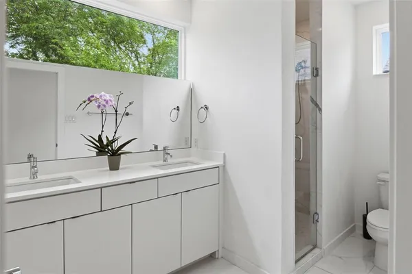 $399,900 | 427 West 10th Street, Unit 803, Dallas, TX 75208