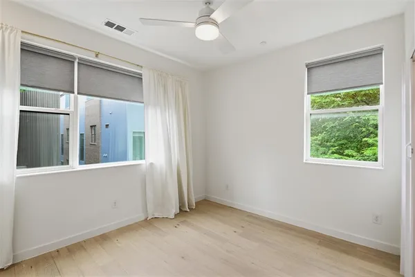 $399,900 | 427 West 10th Street, Unit 803, Dallas, TX 75208