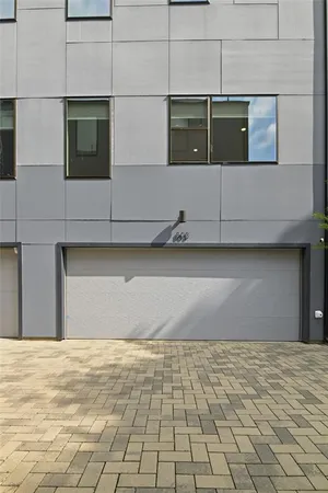 $399,900 | 427 West 10th Street, Unit 803, Dallas, TX 75208