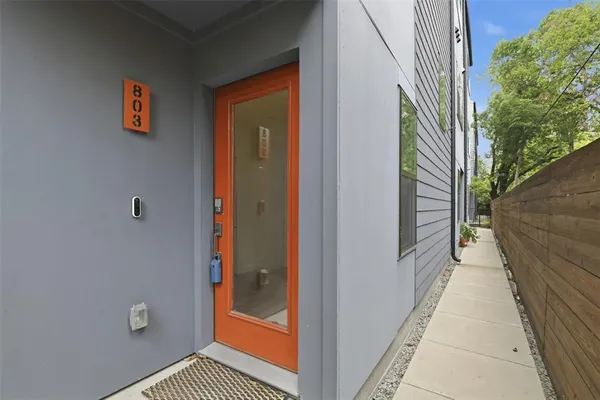 $399,900 | 427 West 10th Street, Unit 803, Dallas, TX 75208