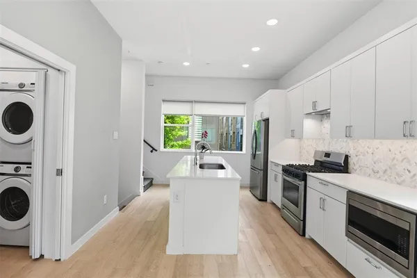 $399,900 | 427 West 10th Street, Unit 803, Dallas, TX 75208