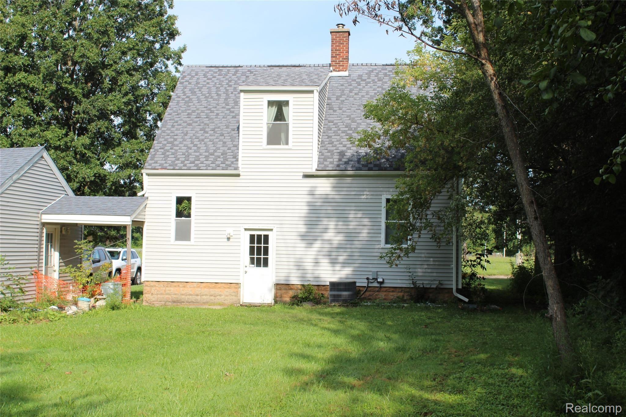 2162 Lavelle Road Flint, MI 48504 - Photo 12 of 13 7C030855-3FCB-4B8F-8B2B-83144FE1AD0A.jpeg