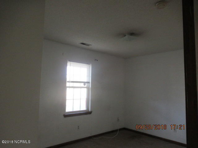 132 Wigeon Road Jacksonville, NC 28540 - Photo 10 of 14 IMG_2274