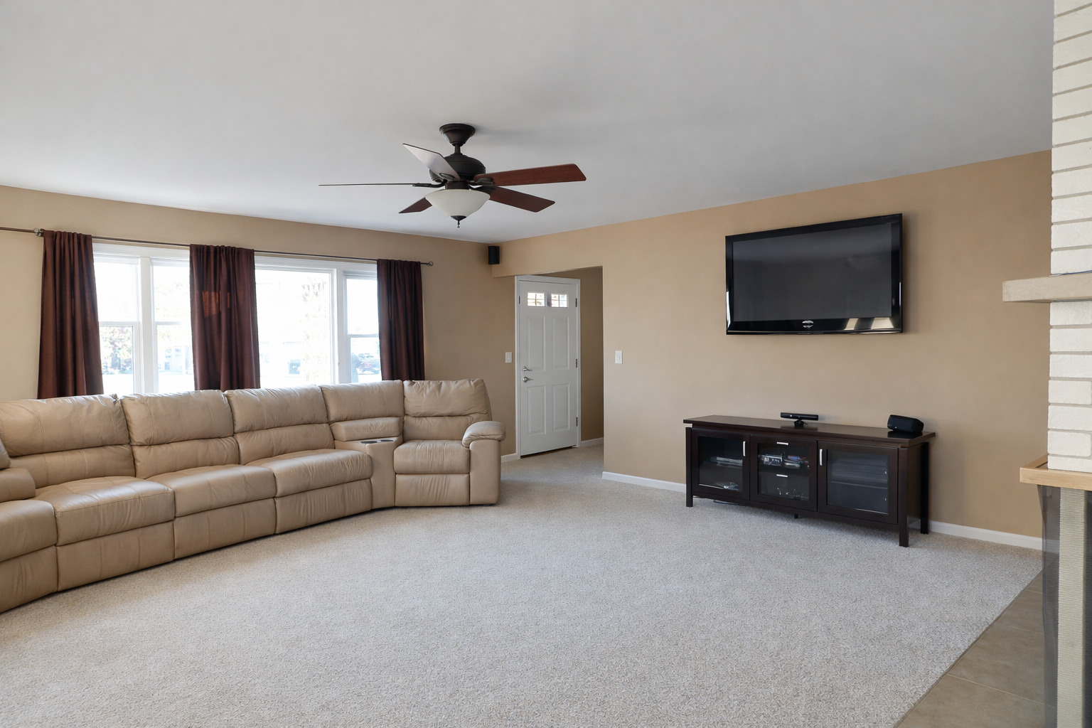 2204 Edgewood Road Waukegan, IL 60087 - Photo 2 of 4