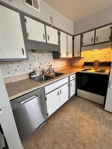 $105,000 | 1677 Herault Place, Unit B, St. Louis, MO 63125