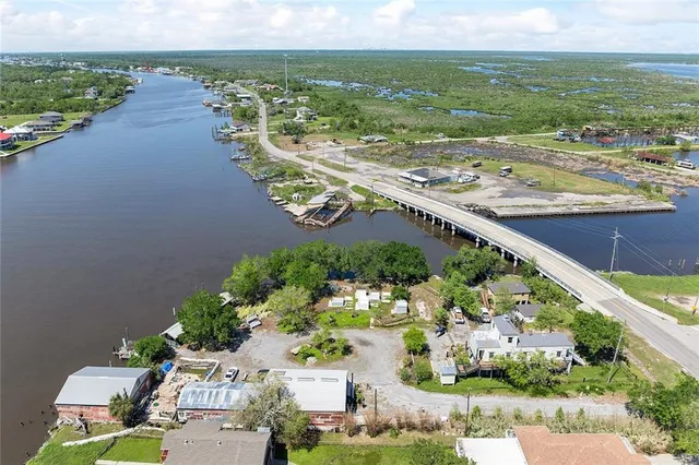 $553,000 | 4518-30 Jean Lafitte Boulevard, Lafitte, LA 70067