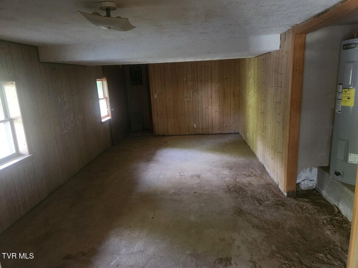 1111 Berry Road Elizabethton, TN 37643 - Photo 2 of 11 Berry (8)