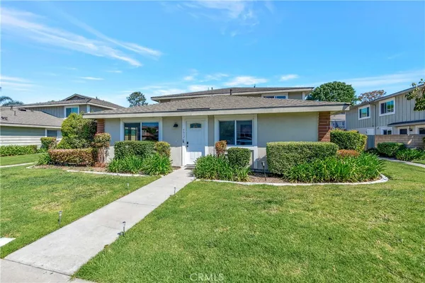 $2,999 | 4612 Via Vista Circle, Unit 5, Huntington Beach, CA 92649