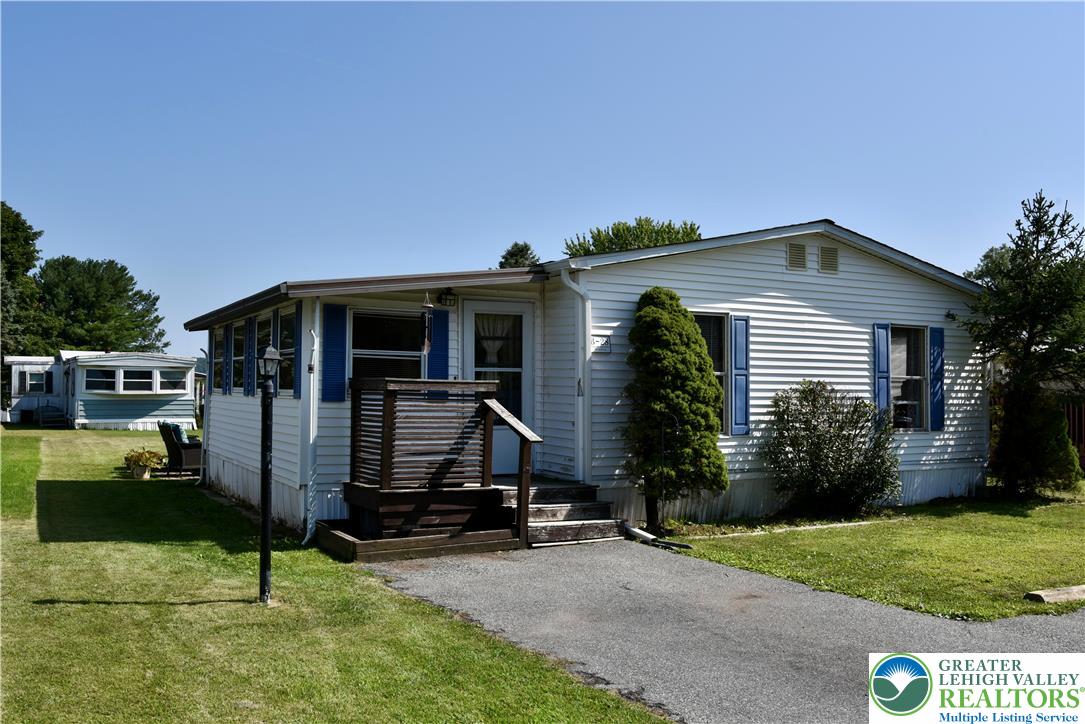 28 Ritz Craft Street Walnutport, PA 18088 - Photo 2 of 31 Gallery Image 2