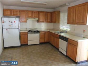 152 Upland Road Havertown, PA 19083 - Photo 3 of 12