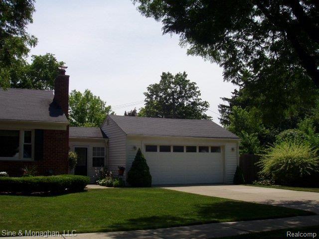 2659 Bembridge Road Royal Oak, MI 48073 - Photo 20 of 25 20 X 22 GARAGE