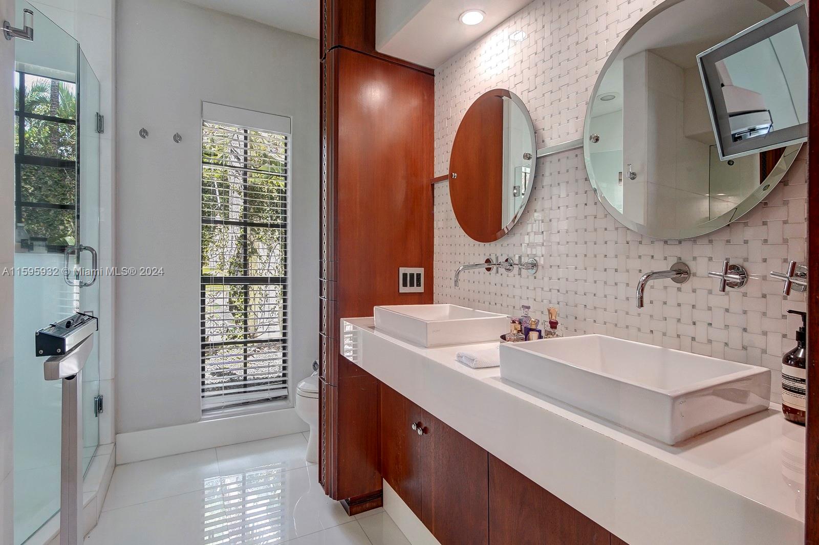 1135 North Biscayne Point Road Miami Beach, FL 33141 - Photo 13 of 30
