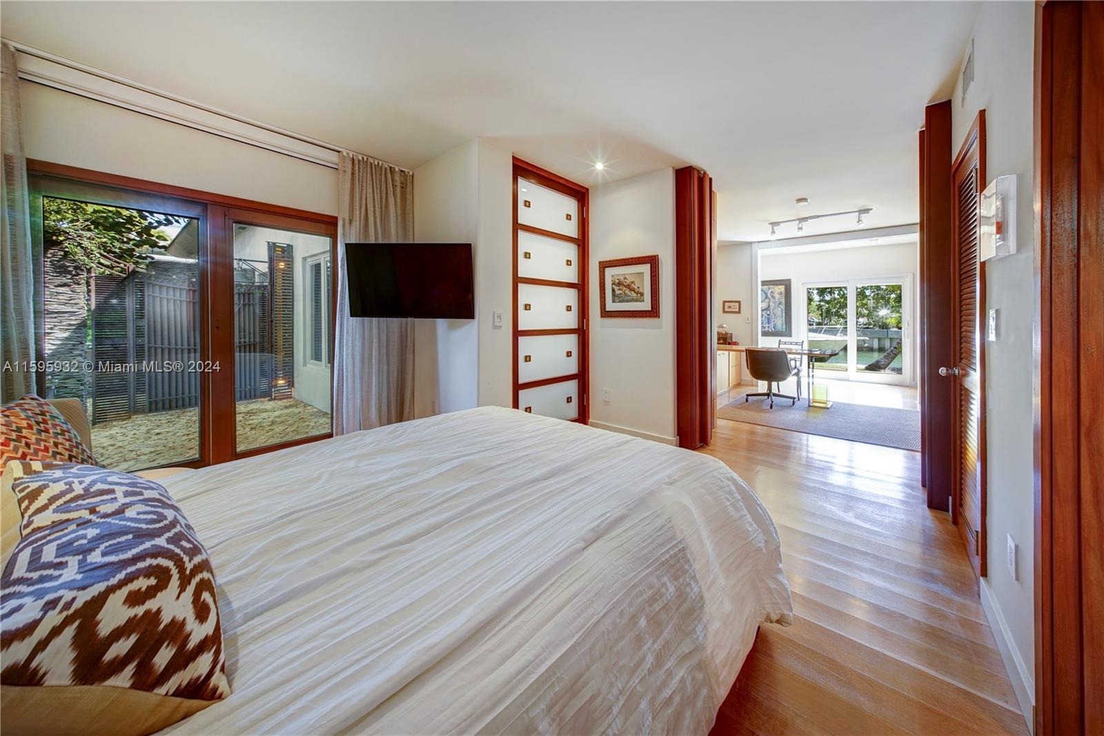 1135 North Biscayne Point Road Miami Beach, FL 33141 - Photo 14 of 30