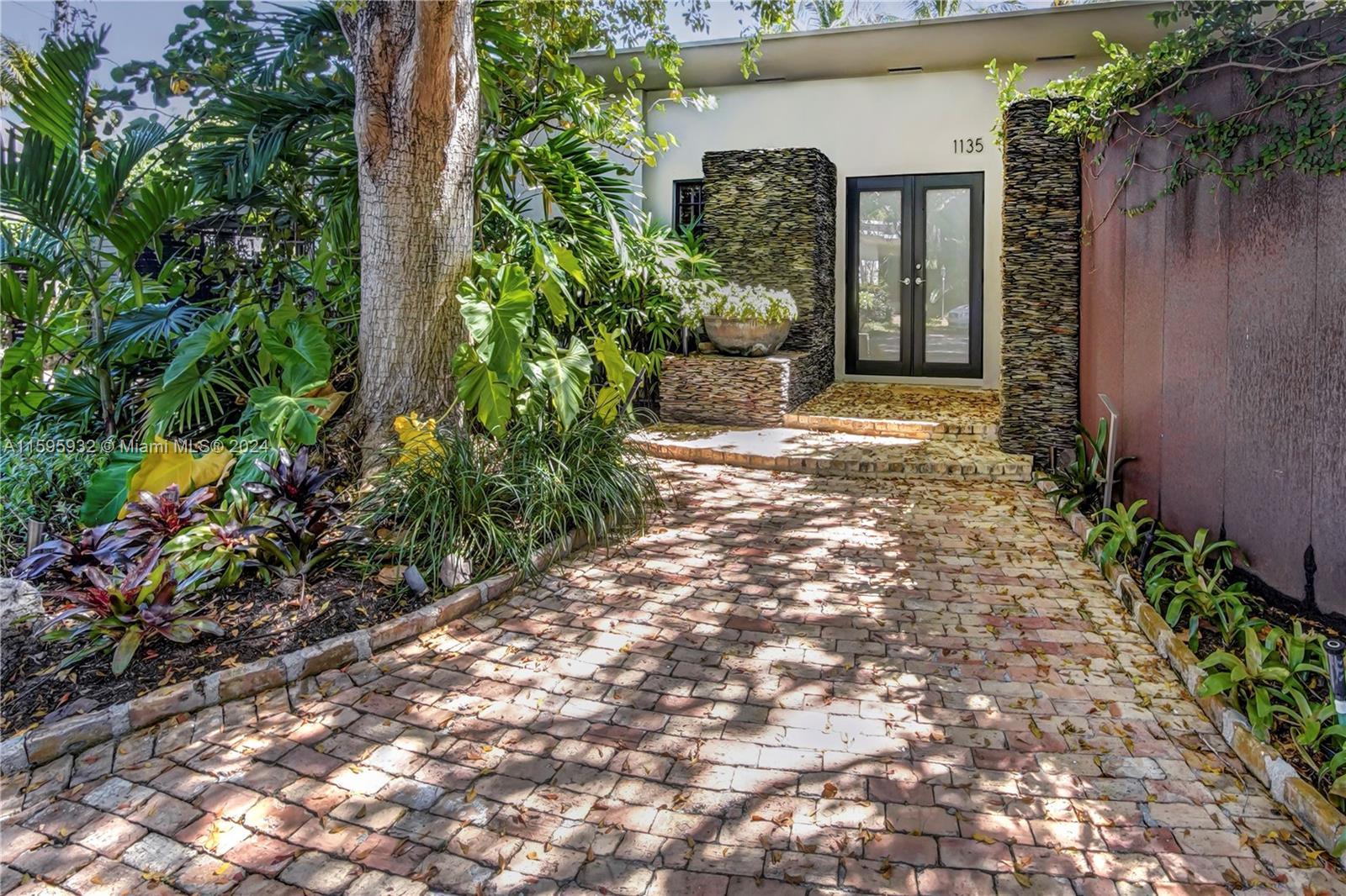 1135 North Biscayne Point Road Miami Beach, FL 33141 - Photo 20 of 30