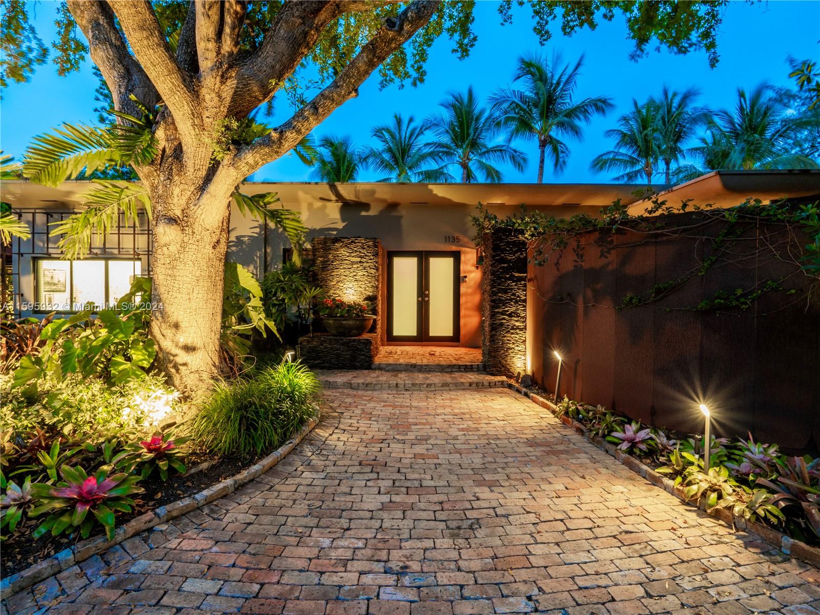1135 North Biscayne Point Road Miami Beach, FL 33141 - Photo 2 of 30