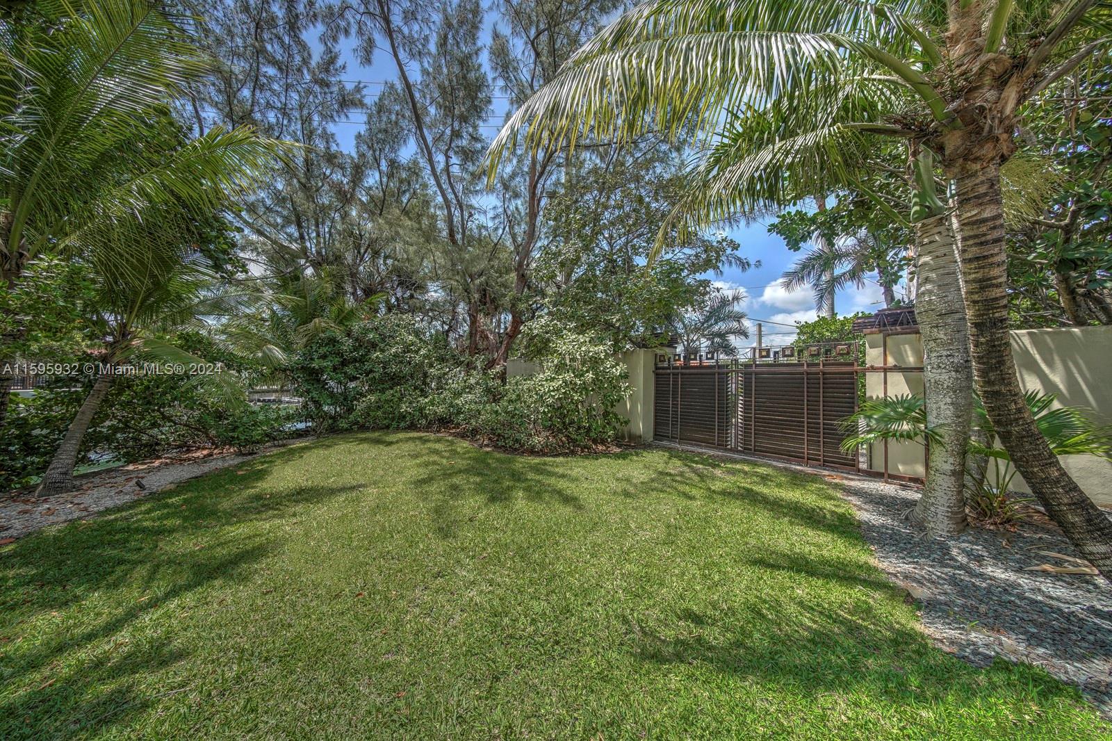 1135 North Biscayne Point Road Miami Beach, FL 33141 - Photo 26 of 30