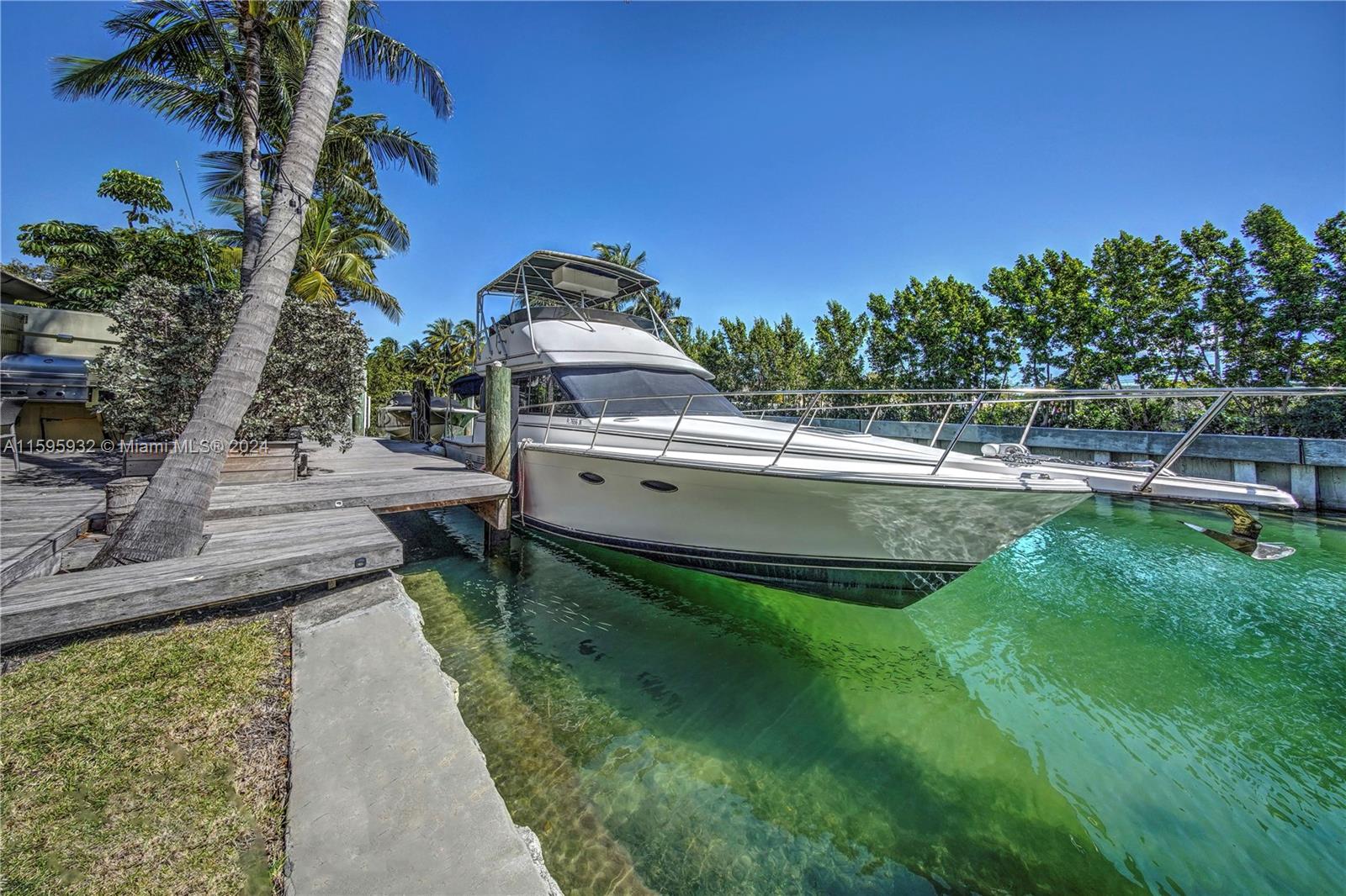 1135 North Biscayne Point Road Miami Beach, FL 33141 - Photo 29 of 30