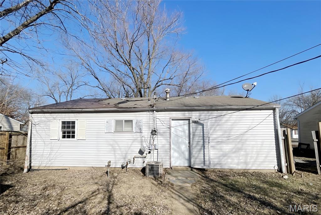 1402 Richard Drive Cahokia, IL 62206 - Photo 2 of 16