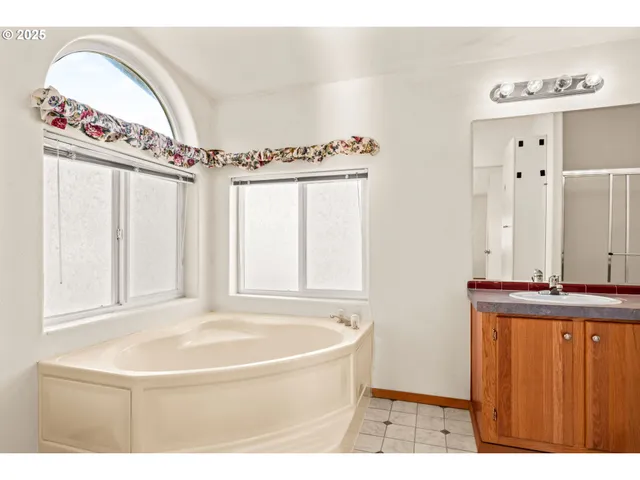 $164,999 | 4055 Royal Avenue, Unit 107, Eugene, OR 97402